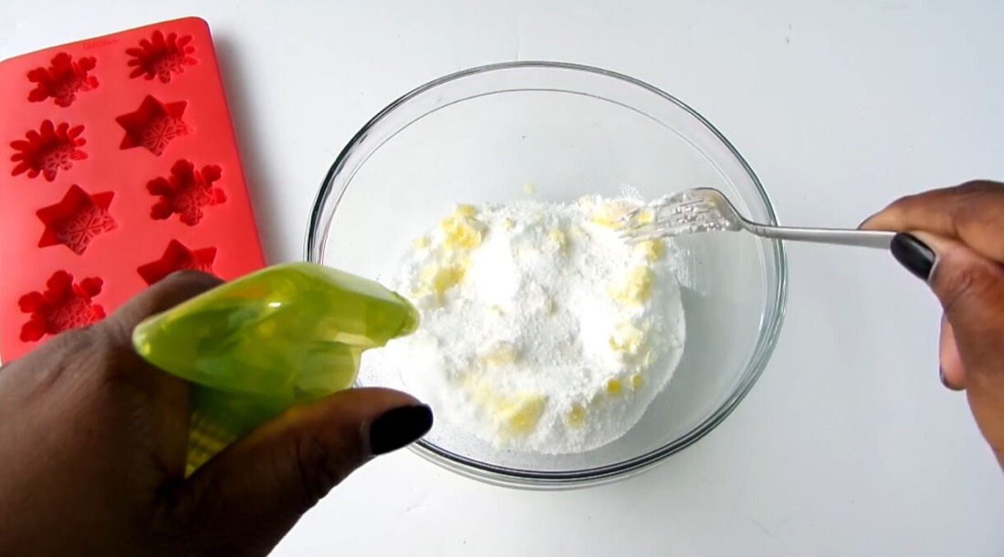 How to Make DIY Toilet Bombs for Easy Bathroom Cleaning